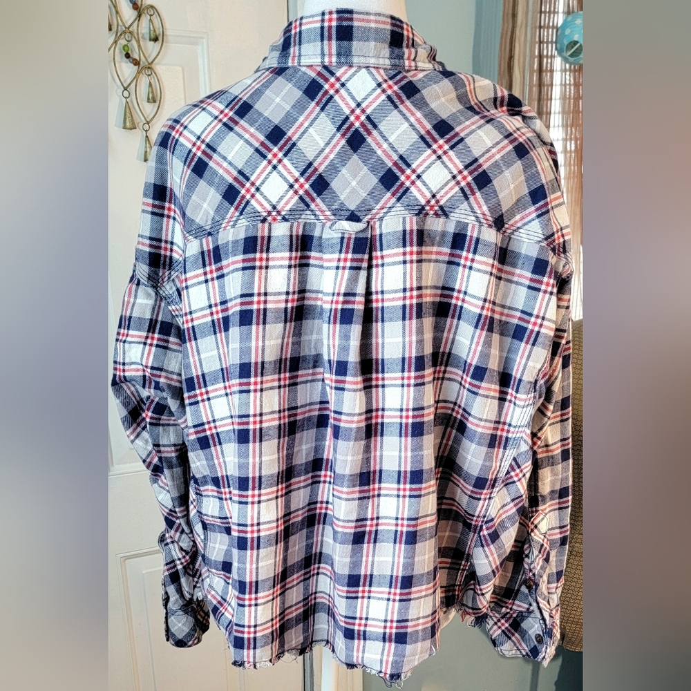 BDG Urban Outfitters Rayne Flannel Boxy Cropped Button Down Womens M Red Blue Gr - Picture 4 of 14